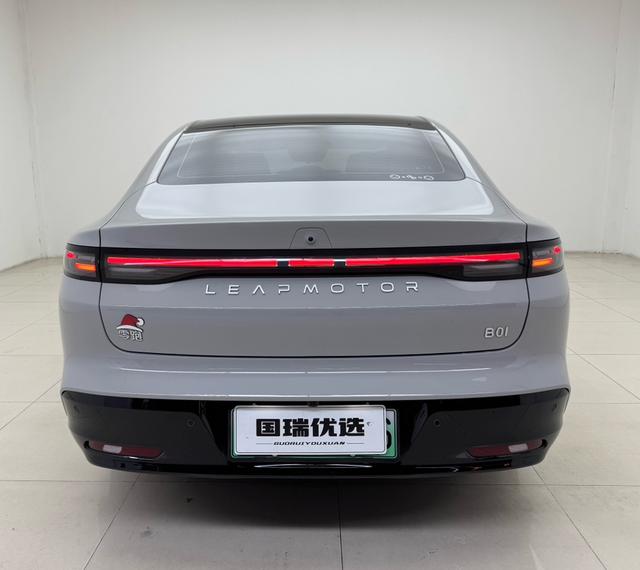零跑汽车 零跑B01 2025 汽车图片 #6