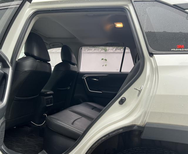 Toyota RAV4 Hybird E+ 2020 immagine di auto #6