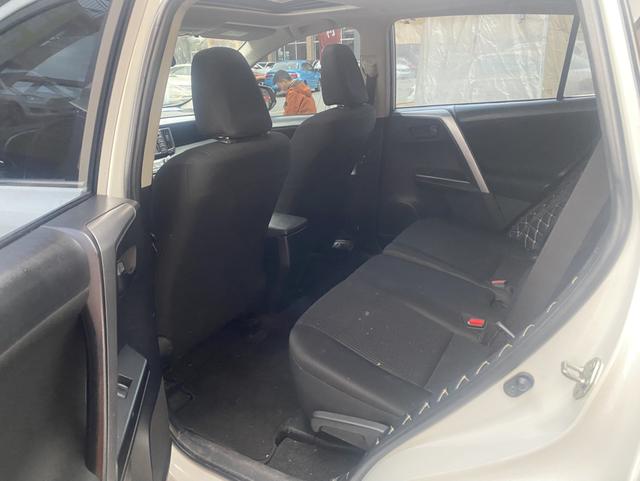 Toyota RAV4 Hybird E+ 2016 immagine di auto #6