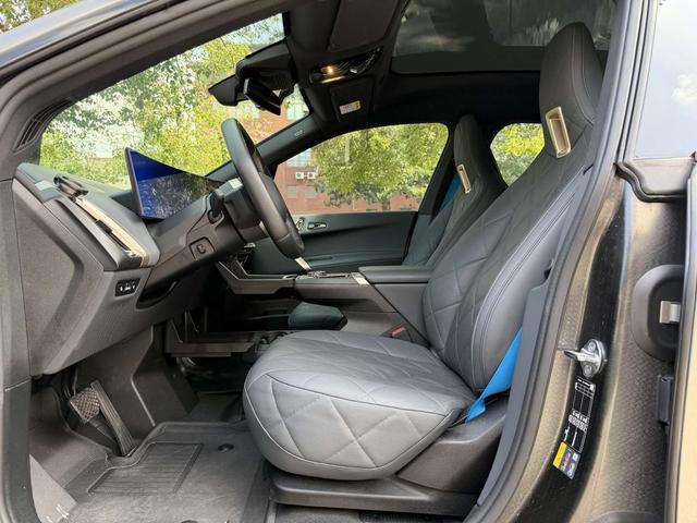 BMW iX 2022 car image #6