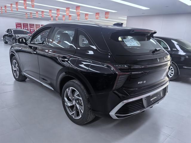 HongQi HS3 PHEV 2024 #6 HongQi HS3 PHEV 2024 car image #6