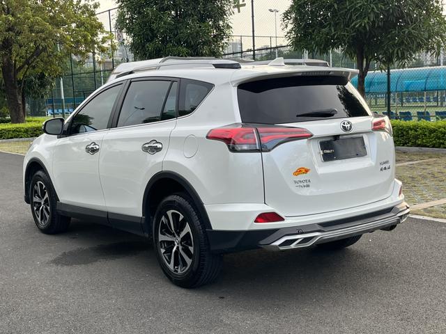 Toyota RAV4 Hybird E+ 2016 car image #6