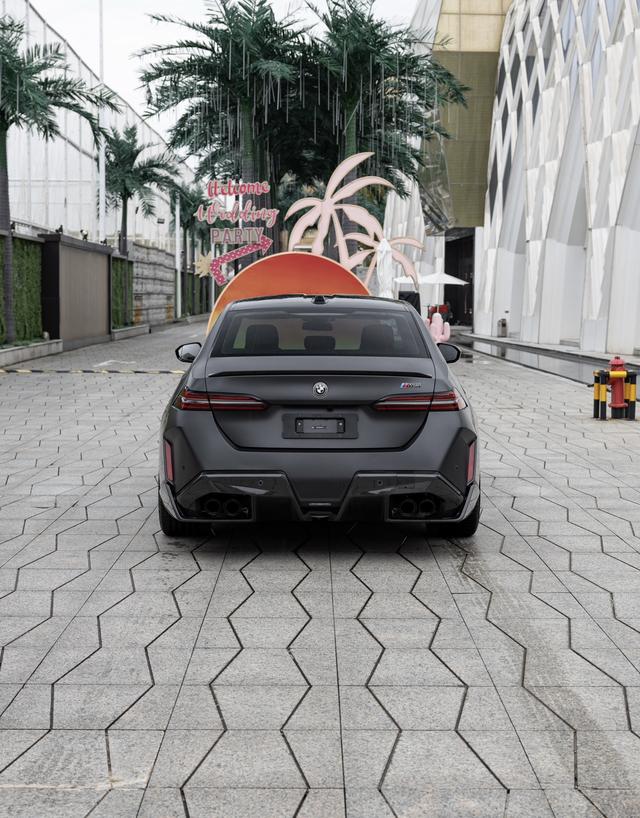 BMW M5 New Energy 2025 #6 BMW M5 New Energy 2025 car image #6