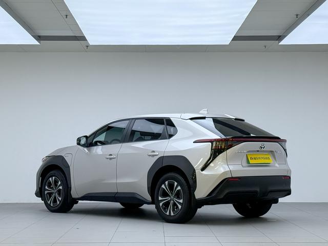 丰田 铂智4X 2023 汽车图片 #6