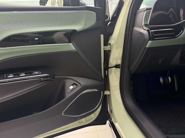 HongQi EH7 car image #6