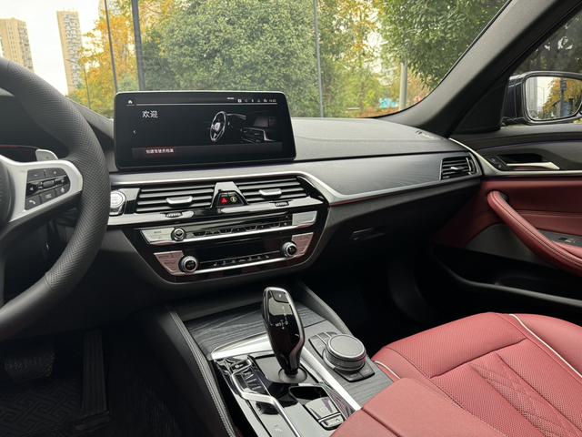 BMW M8 2021 #6 BMW M8 2021 car image #6