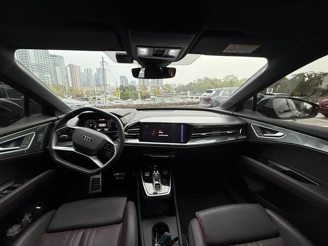 Audi Q5 e-tron 2023 immagine di auto #6