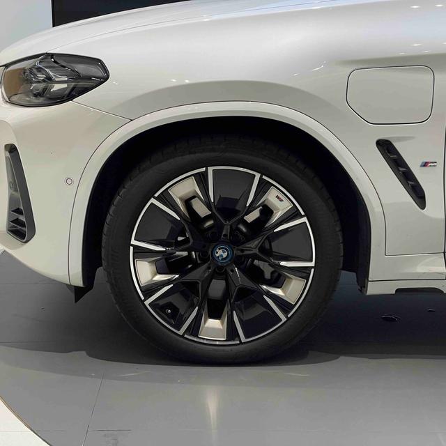 BMW M235L 2024 car image #6