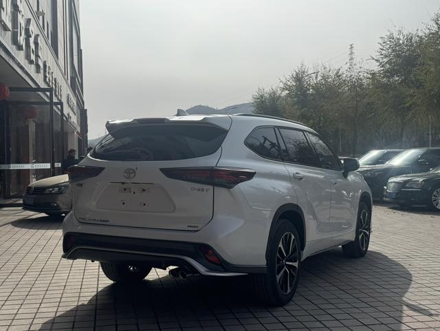 Toyota Crown Kluger 2023 car image #6