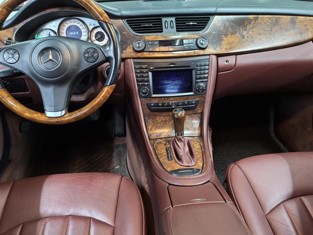 Mercedes-Benz CLS Class 2011 car image #6