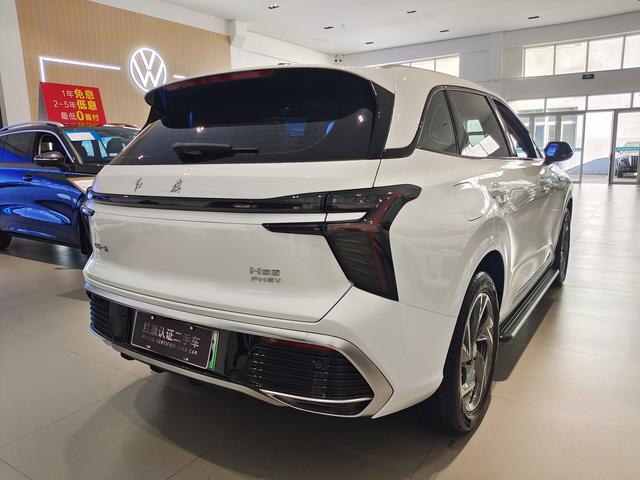 HongQi HS3 PHEV 2025 car image #6