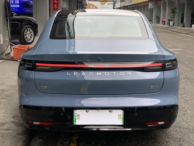 零跑汽车 零跑B01 2025 汽车图片 #6