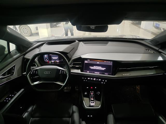 Audi Q5 e-tron 2023 immagine di auto #6