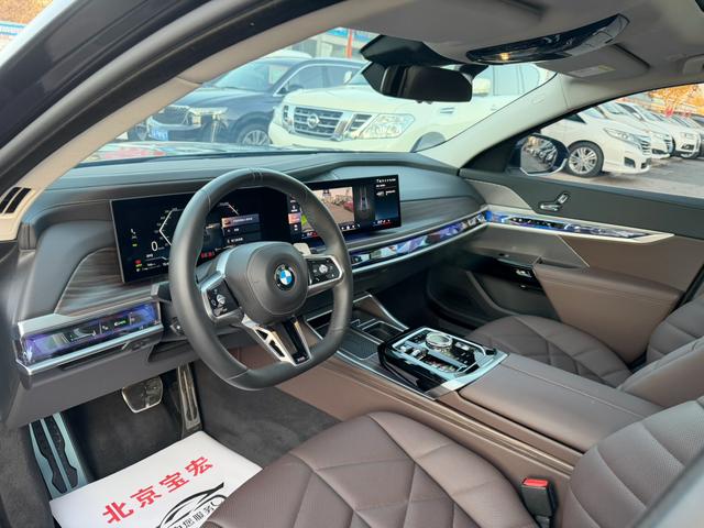 BMW iX M60 2023 car image #6