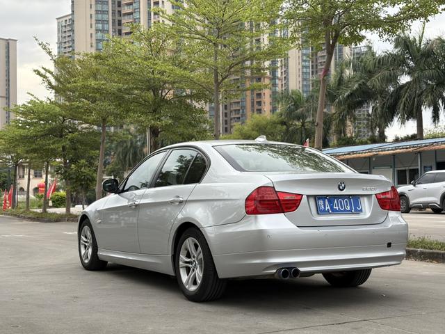 BMW i5 M60 2011 car image #6