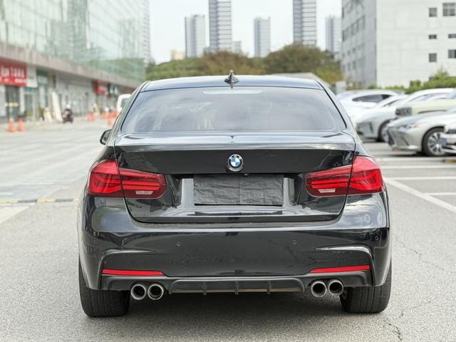 BMW X7 M60i 2018 car image #6