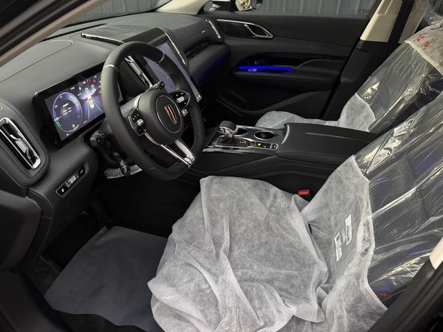 HongQi HS3 PHEV 2025 #6 HongQi HS3 PHEV 2025 car image #6