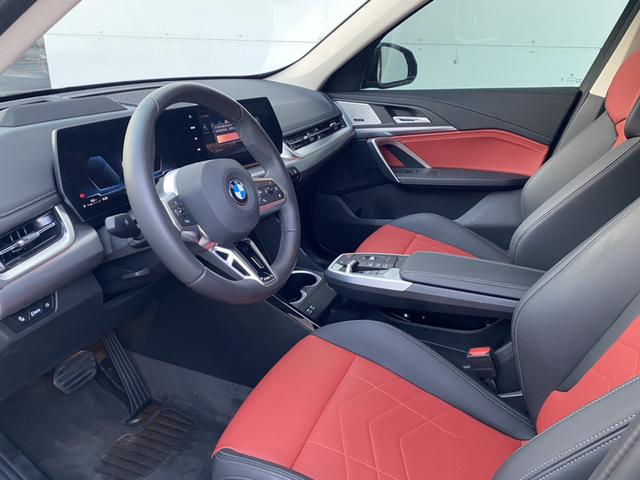 BMW X7 M60i 2025 #6 BMW X7 M60i 2025 immagine di auto #6