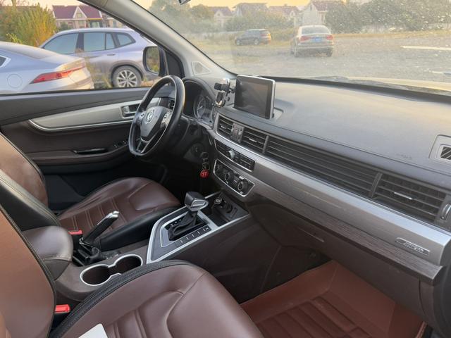 Forthing JOYEAR X6 2017 #6 Forthing JOYEAR X6 2017 car image #6