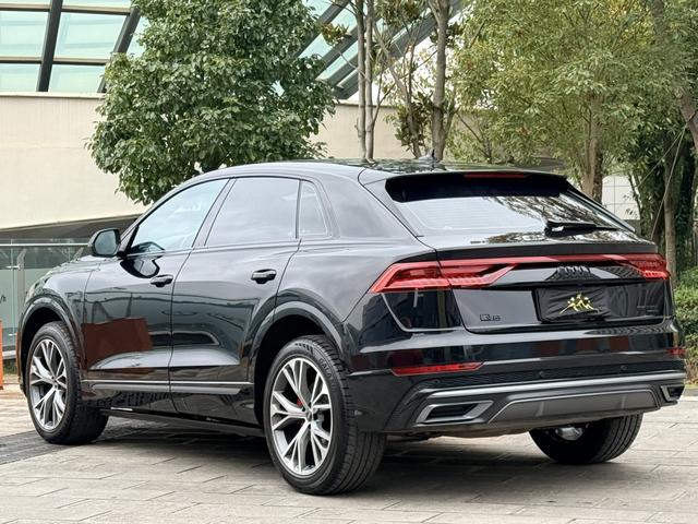 Audi Q8 2021 car image #6