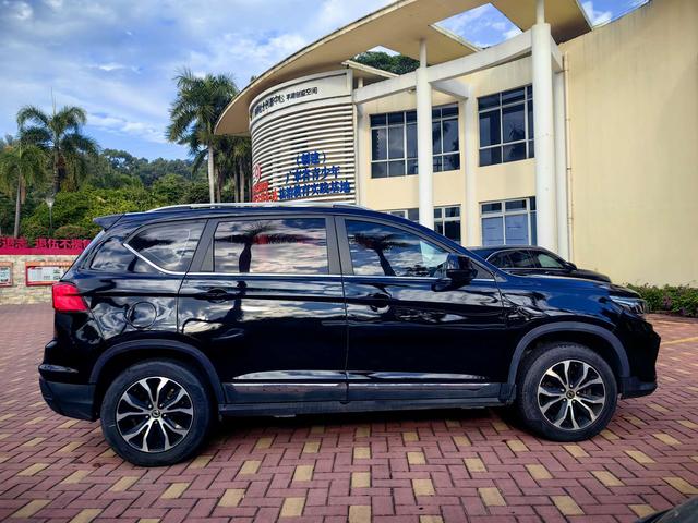 Forthing JOYEAR X5 2018 #6 Forthing JOYEAR X5 2018 car image #6