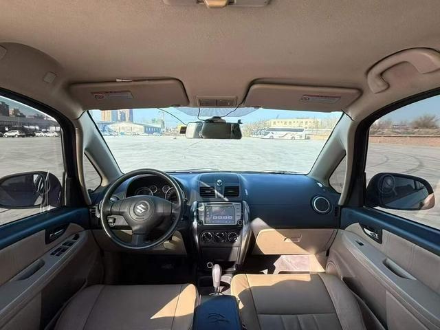 Suzuki SX4 Sedan 2013 imagem de carro #6