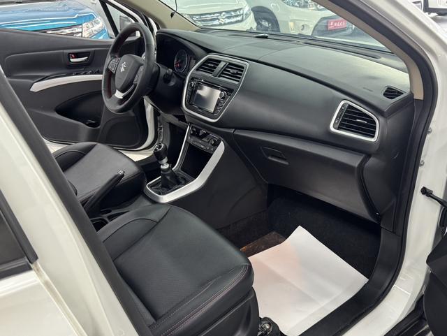 Suzuki S-Cross 2019 صورة سيارة #6