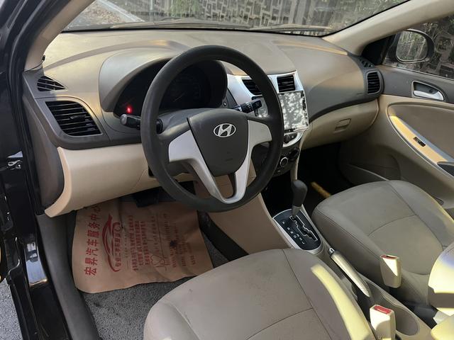 Hyundai Reina 2010 car image #6