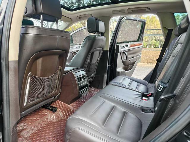Volkswagen Touareg 2013 car image #6