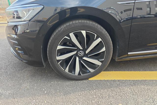 Volkswagen Passat 2021 car image #6