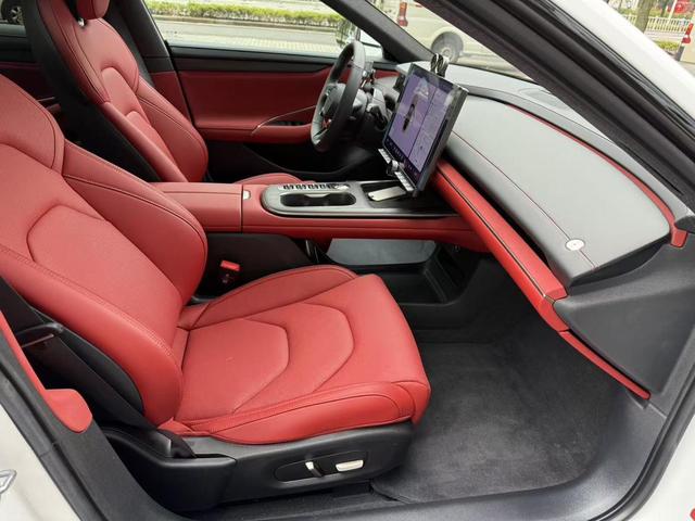 MI 2025 car image #6