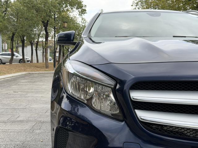Mercedes-Benz GLA Class 2015 car image #6