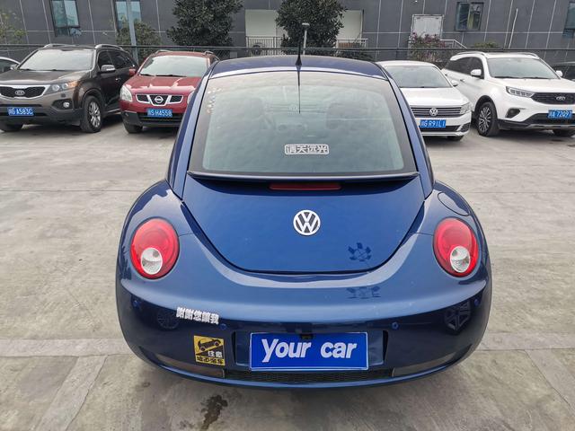Volkswagen Beetle 2010 car image #6