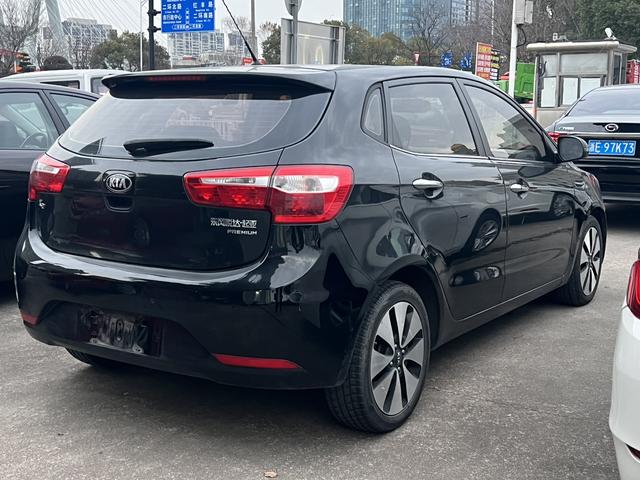 Kia K2 2013 car image #6