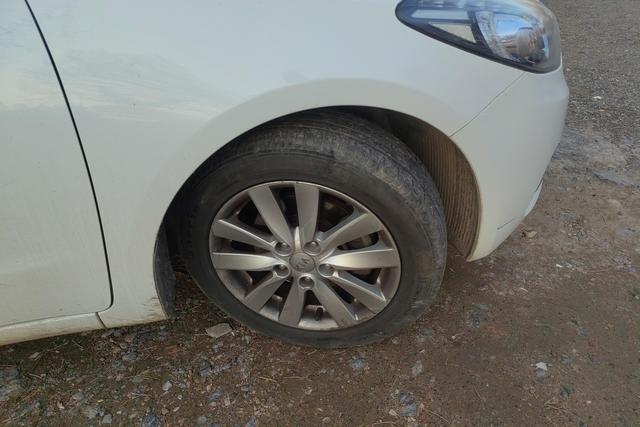 Kia K3 2015 car image #6
