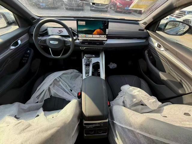 GEELY Preface 2025 #6 GEELY Preface 2025 car image #6