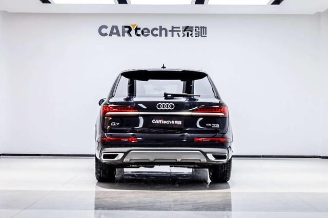 Audi Q7 2021 car image #6