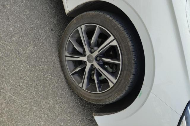 GEELY Emgrand 2024 car image #6
