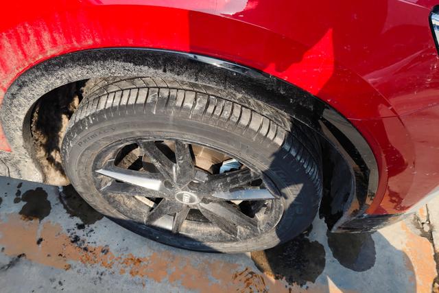 Audi Q2L 2020 car image #6