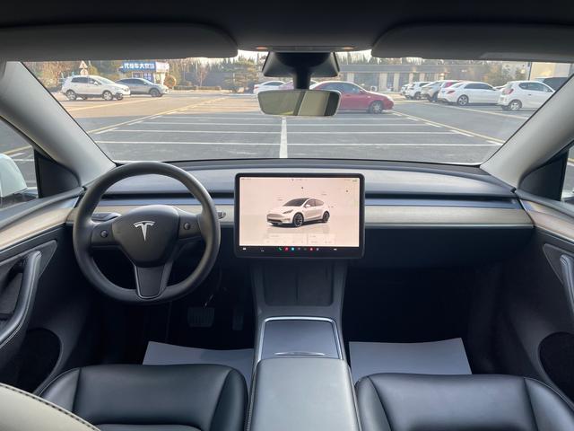 Tesla Model Y 2023 #6 Tesla Model Y 2023 car image #6