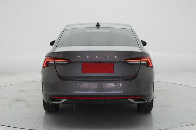 Skoda Octavia 2023 #6 Skoda Octavia 2023 car image #6