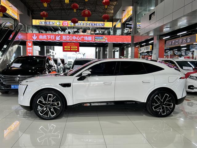 Avatr 11 2023 car image #6