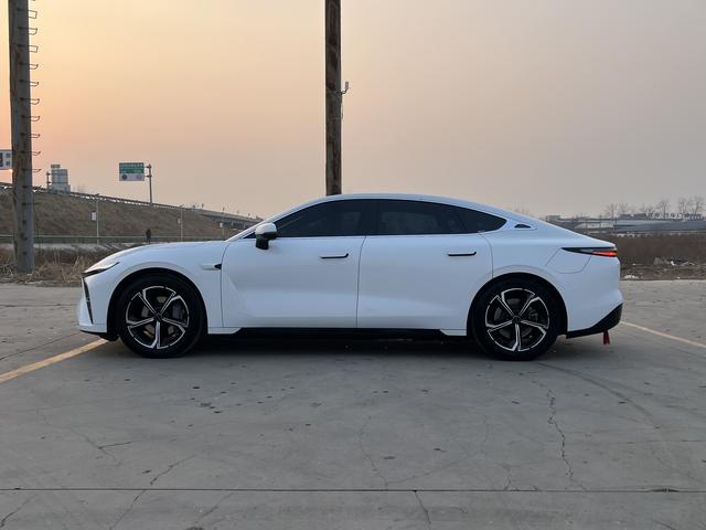 Exceed Stellar Era ES 2024 #6 Exceed Stellar Era ES 2024 صورة سيارة #6