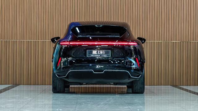 Avatr 11 2023 car image #6