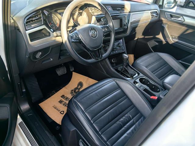 Volkswagen Touran 2017 immagine di auto #6