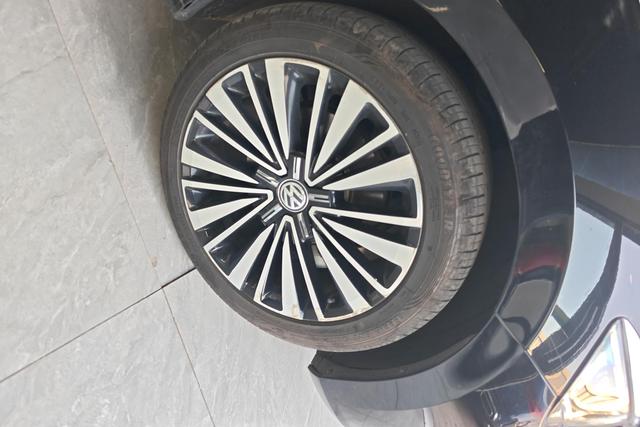 Volkswagen Passat 2019 car image #6