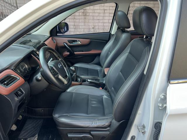 SWM X7 2016 imagem de carro #6