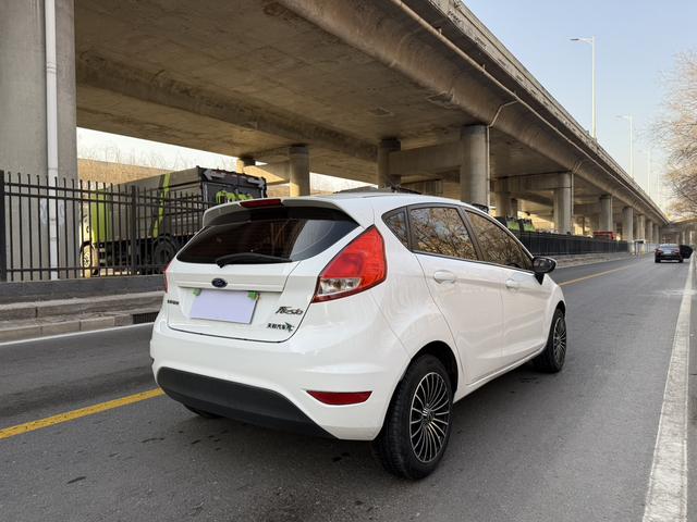 Ford Fiesta 2014 car image #6