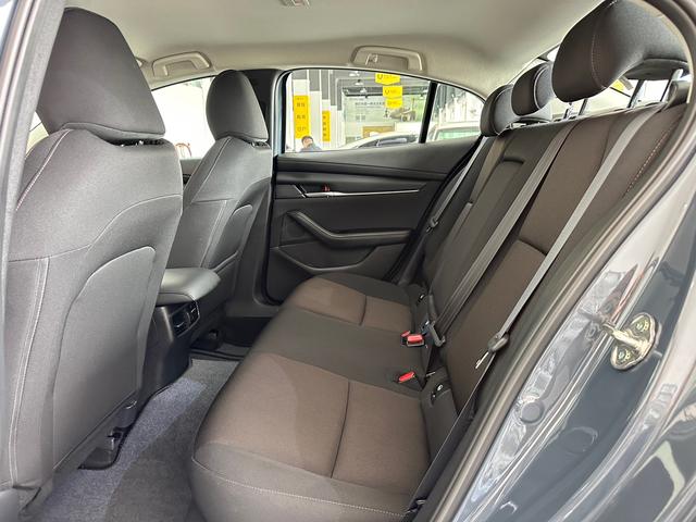 Mazda 3 Axela 2024 car image #6