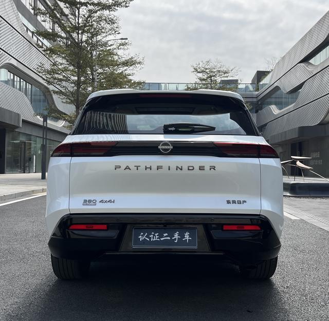 Nissan Pathfinder 2024 car image #6